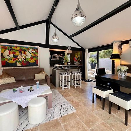 Gite Des Estelles "Axel" Avec Espace Jacuzzi Cavaillon Exterior photo